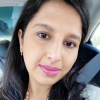 Muna Khan