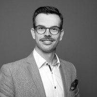 Dr. Andreas S.