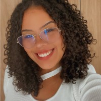 Anna Vasconcelos