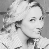 Julia Deart