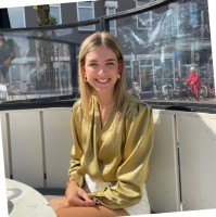 Nadine Van der voort