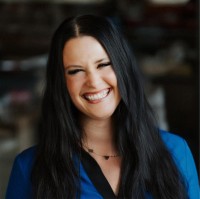 Julia Hoch