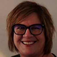 Angela Reeves