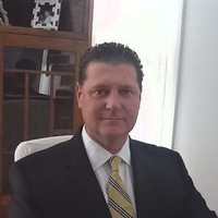 Carlos Lowe