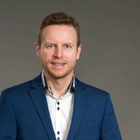 Dr. Thomas Bauer