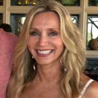 Lora Kunkle