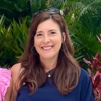 Lisa Hajek, Mba