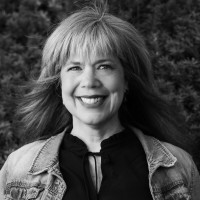 Erika Holycross, Isa Am