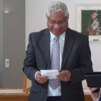 Dr Gewa Au