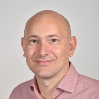 Mehdi E.