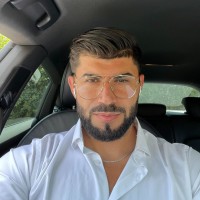 Rizkar S.