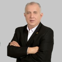 Rubén González