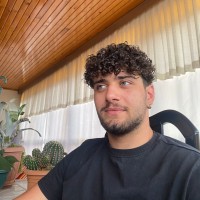 Emre Can Sarı