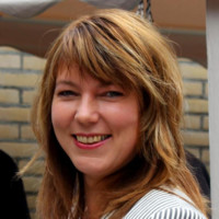 Hennie De Vries-Merkus