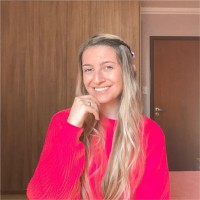 Fernanda Caroline S. C. Estevom