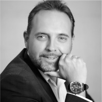 Victor Lara