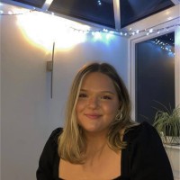 Evie Lambert
