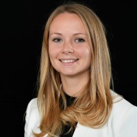 Caroline Korman (Bass)