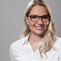 Laura Schmitt