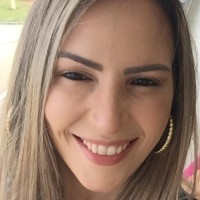 Nívia Paula Ferreira