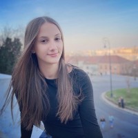 Dóra Illés