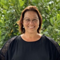 Debra Kuffner