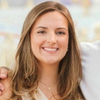 Letícia Mello
