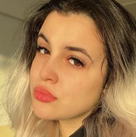 Nicolle Dumitrescu