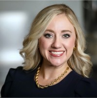 Kelly Lynch