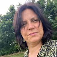 Lesley Hutton