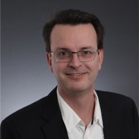 Jörn L.