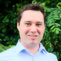 Dr. Stefan Karcher