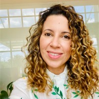 Lívia S. Oliveira Morais