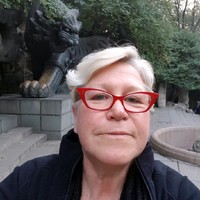 Robyn LEE