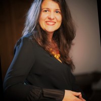 Dana Bucur