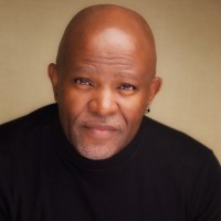 Eric J Chambers