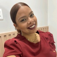 Izabella Veloso Monteiro