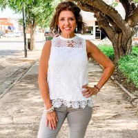 Andra Maxwell