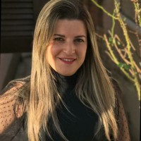 Elisangela R. Duarte