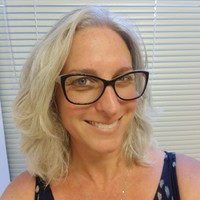 Suzanne Bond