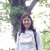 Laura Vay