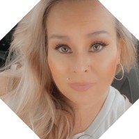 Bee Tyquiengco-Pena