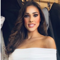 Hollie Thomas
