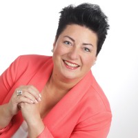 Sandy Leone Dipl.-Verw.Wirtin (Fh)