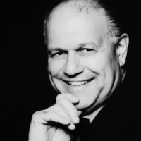 Dennis Solomon