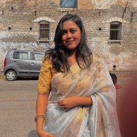 Naina V