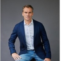 Sebastian Knefel