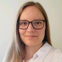 Caitlin Davies
