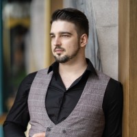 Александр Следнев
