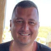 Piotr Pela